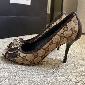 Gucci Monogram Peep-Toe Heels Brown leather and Canvas Size 38